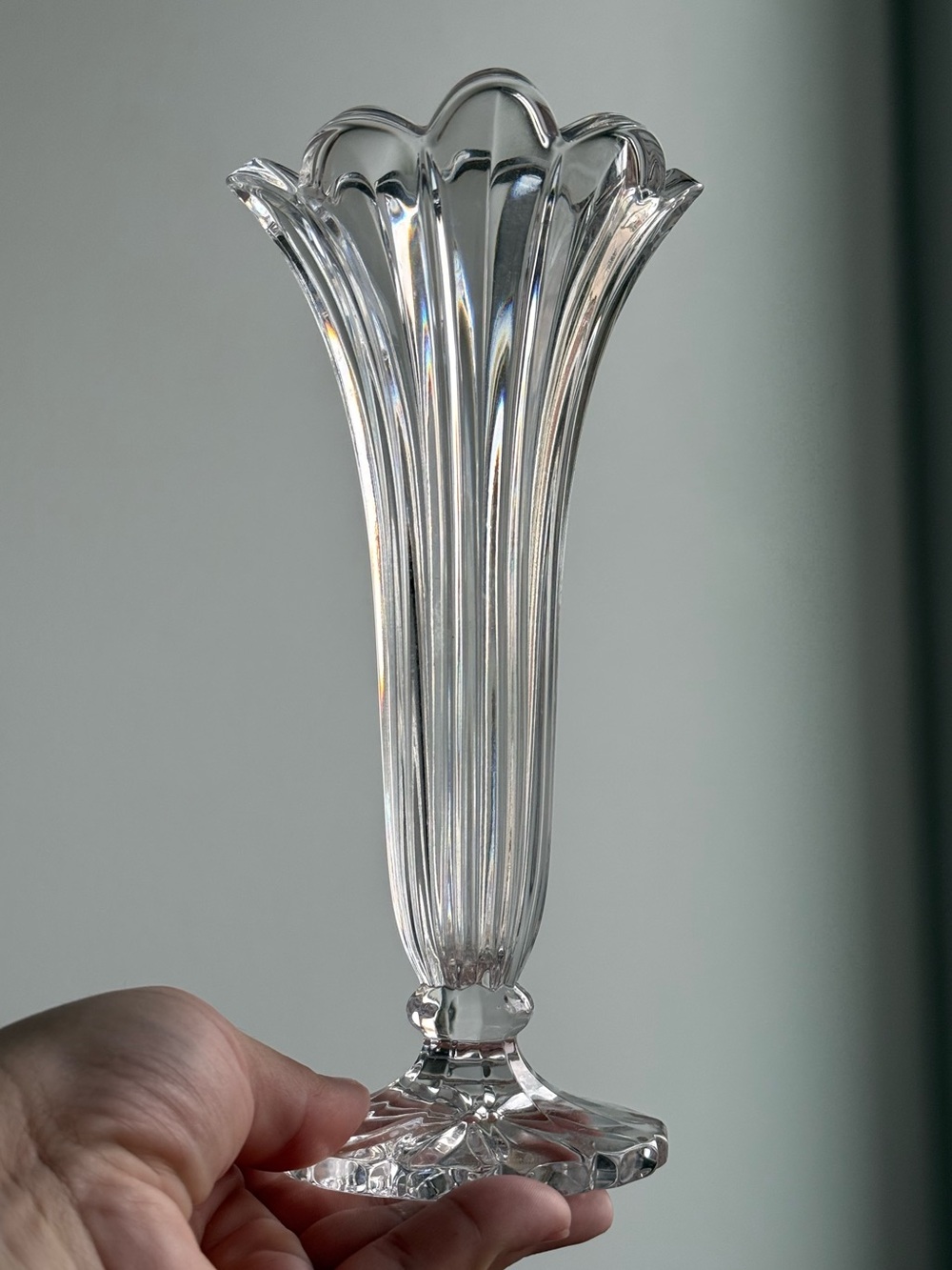 Oneida 3x8" Crystal Bud Flower Vase Scalloped Top Sunburst Base Vintage Decor